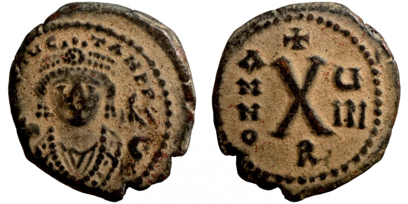 Byzantine bronze coin
16mm 2,95g
Artificial sand patina