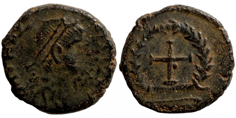 Byzantine bronze coin
10mm 1,33g
Artificial sand patina