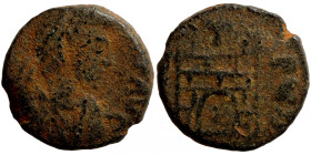MAGNUS MAXIMUS (385-388). Nummus

D N MAG MAXIMVS P F AVG, diademed, draped, and cuirassed bust right /

SPES ROMANORVM, campgate with two turrets...