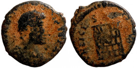 MAGNUS MAXIMUS (385-388). Nummus

D N MAG MAXIMVS P F AVG, diademed, draped, and cuirassed bust right /

SPES ROMANORVM, campgate with two turrets...