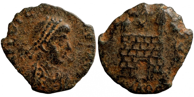 MAGNUS MAXIMUS (385-388). Nummus

D N MAG MAXIMVS P F AVG, diademed, draped, a...