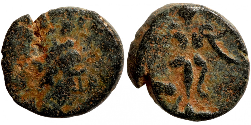 Antik bronze coin
9mm 0,88g
Artificial sand patina