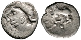 Keltische Münzen 
 Westliches Deutschland 
 Quinar (unbestimmt). Eventuell Prototyp für Typ Marberg. Büste nach links / Pferd nach links. 1,78 g
 s...