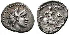 Keltische Münzen 
 Gallia 
 Haedui 
 Quinar ca. 69-50 v. Chr. Büste der Artemis nach rechts / Reiter mit Eberstandarte zu Pferde nach rechts. Legen...