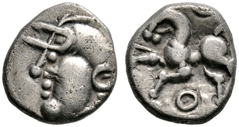 Keltische Münzen 
 Gallia 
 Haedui 
 Quinar Behelmte Büste nach links / Pferd...