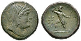 Griechische Münzen 
 Bruttium 
 Petelia 
 Bronzemünze (AE-20 mm). Verschleierter Demeterkopf mit Ährenkranz nach rechts / Nackter Zeus mit Zepter u...