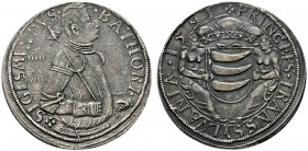 Ausländische Münzen und Medaillen 
 Ungarn-Siebenbürgen 
 Sigismund Bathory 1581-1602. Taler 1591 -Nagybanya-. Hüftbild im reich verzierten Harnisch...