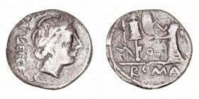 República Romana
 Egnatuleia
 Quinario. AR. (97 a.C.). A/Cabeza laureada de Apolo a der., detrás ley. y debajo Q. R/Victoria en pie a izq., delante ...