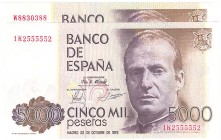Billetes
 Juan Carlos I, Banco de España
 5000 Pesetas. 23 octubre 1979. Serie Series. Lote de 2 billetes. Ambos con numeración capicúa. Uno de ello...