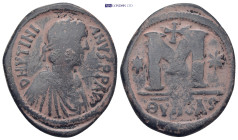 Justinian I. 527-565. Æ Follis (34mm, 13.9 g). Antioch, 533-537. D N IVSTINIANVS PP AVG, diademed and draped bust right / Large M, cross above, star o...