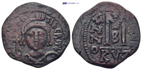 Maurice Tiberius (582-602). Æ 40 Nummi (26mm, 12.0 g). Cyzicus, year 8 (589-590). Crowned and cuirassed bust facing, holding globus-cruciger. R/ Large...