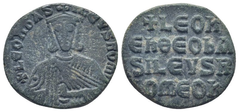Leo VI the Wise. 886-912. Æ Follis (22mm, 6.9 g). Constantinople mint. Crowned f...