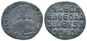 Leo VI the Wise. 886-912. Æ Follis (22mm, 6.9 g). Constantinople mint. Crowned facing bust, holding akakia / Four-line legend.