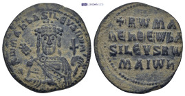 Romanus I. 931-944. Æ Follis. (26mm, 6.5 g) Constantinople mint. Half-length, crowned facing bust of Romanus I, holding transverse trefoil-tipped laba...