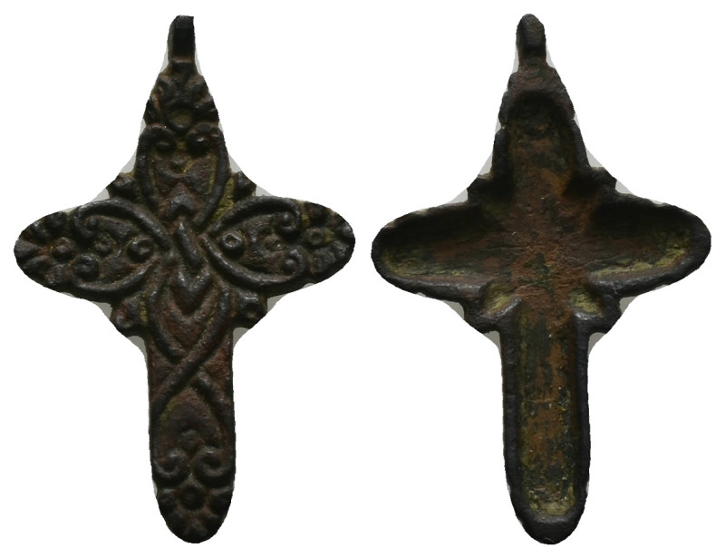 Bronze Cross Pendant.
Weight: 2.63 g.
Diameter: 34.91 mm.