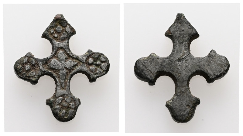 Pendant Cross. Middle Byzantine, 10thC-11thC.
Cross necklace; silver; arms round...
