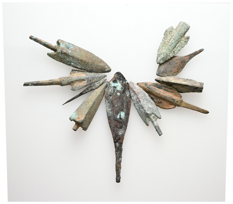 Lot of 10 AE Arrow and spear head. See picture. LOT SOLD AS IS, NO RETURNS.(M6)
