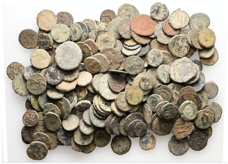 Lot of 200 unclassified See picture. LOT SOLD AS IS, NO RETURNS.(A2)