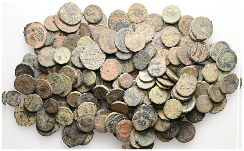 Lot of 200 unclassified See picture. LOT SOLD AS IS, NO RETURNS.(A3)