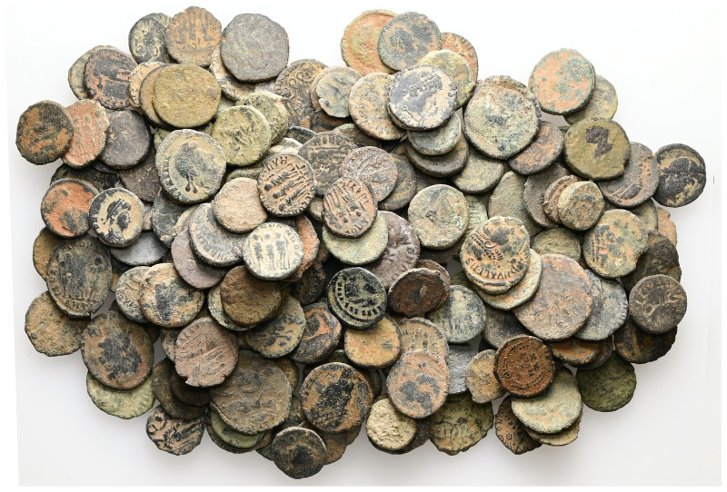 Lot of 200 unclassified See picture. LOT SOLD AS IS, NO RETURNS.(A8)