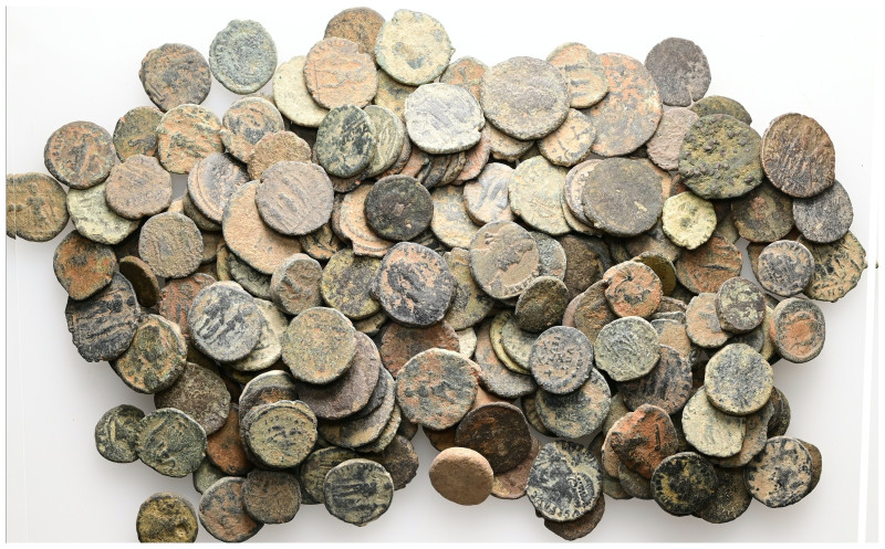 Lot of 200 unclassified See picture. LOT SOLD AS IS, NO RETURNS.(A56)