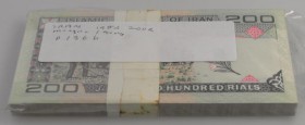Iran: Bundle with 100 pcs. Iran 200 Rials 1982, P.136b in aUNC/UNC