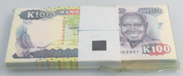 Zambia: Bundle with 100 pcs. Zambia 100 Kwacha 1992, P.38a in UNC