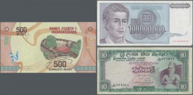 Alle Welt: Huge box with more than 700 Banknotes from all over the world most of them in used condition, containing for example Yugoslavia one bundle ...