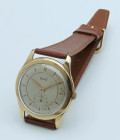 PIAGET -Vintage- Movimento a carica manuale. Cassa in oro giallo 18kt con diametro da 37mm. Dial panna con indici bronzati. Ore, minuti al centro, sec...