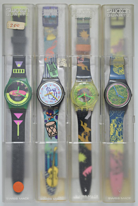 Lotto di 4 Swatch: referenze GG105 (SANDY MOUNTAINS);GV104 (TUBA); GK133 (BERMUD...