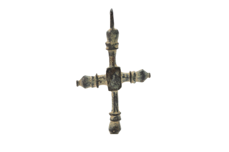 Medieval Bronze Cross 8th-10th Century AD

A bronze Medieval cross with suspen...