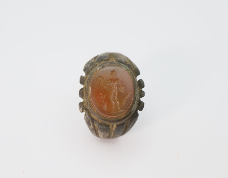 Ancient Roman Silver Ring with Carnelian Intaglio 1st-3rd Century AD


 A sil...