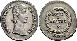 Constantius Gallus caesar, 351 – 354. 

Siliqua, Sirmium circa 351, AR 21 mm, 2.69 g. CONSTANTIVS NOB CAES Bare head r. Rev. VOTIS V MVLTIS X in fou...
