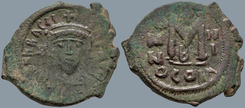 Heraclius (610-641 AD). Constantinople
AE Follis (28.2mm 11.27g)
Obv: Helmeted...