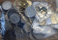 Alle Welt: Lot ca. 120 Stück, Silber- und Kupfermünzen des 19./20. Jahrhunderts, u. a. Peace Dollar 1923, 10 Zlotych 1932, 1 Rupee 1913, 1 Franken 190...