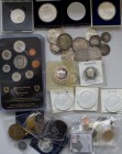 Alle Welt: Sammlung diverser Münzen und Medaillen, von jedem ein bisschen was, viel Silber dabei, einfach besichtigen und durchrechnen.
 [taxed under...