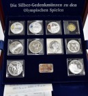 Alle Welt: Die Silber-Gedenkmünzen zu den Olympischen Spielen: 3 x 10 Yuan 2008 sowie weitere 5 Silbermünzen, eine Medaille und eine Kupfermünze in ei...