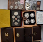 Kanada: Kleine Sammlung Kanada, dabei: 5 Holzboxen mit je 4 Gedenkmünzen zur Olympiade Montreal, 1 x KMS 1977. Dazu noch 3 KMS aus Neu Seeland, Chines...