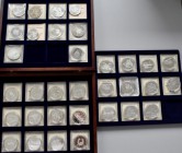 Kanada: Lot 33 x 1 Dollar Silber Gedenkmünzen der Jahre 1939 - 1998. Fast alle ausgegebenen Silber Münzen vorhanden, teilweise doppelt. Aufbewahrt in ...