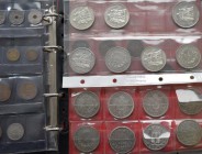 Frankreich: Ein Album und ein paar lose Blätter mit diversen Münzen aus Frankreich, dabei einge 5 Francs Münzen des 19. Jahrhunderts, wie z.b. 5 Fr. 1...