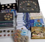 Euromünzen: Über 50 verschiedene Kursmünzensätze aus den Euroländern. Teils offizielle KMS, teils Premium, teils Lose. Oft mit Gedenkprägung. Dabei au...