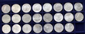 DDR: Sammlung 23 x 20 Mark Münzen, angefangen ab 1966 mit Leibnitz, Jaeger 1518, bis zum Jahrgang 1982, Clara Zetkin, Jaeger 1587. Überwiegend vorzügl...