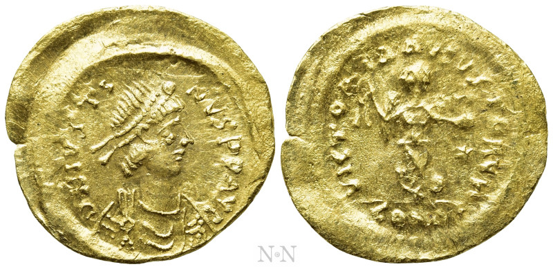 JUSTIN II (565-578). GOLD Tremissis. Constantinople. 

Obv: D N IVSTINVS P P A...