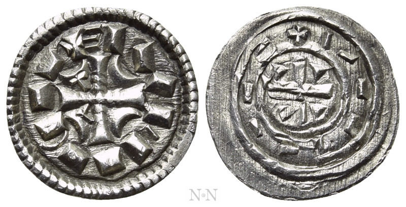 HUNGARY. Coloman (1095-1116). Denar. 

Obv: + CALAMA. 
Cross with crescent in...