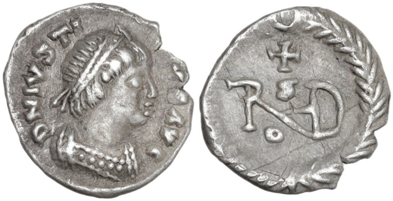 Ostrogothic Italy. Theoderic (493-526). AR Quarter Siliqua in the name of Justin...