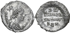 Ostrogothic Italy. Theodahad (534-536). AR Quarter Siliqua in the name of Justinian I, Ravenna mint. Obv. DN IVSTI [NIA]N AVG. Diademed and cuirassed ...