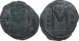 Justinian I (527-565). AE Follis, Carthage mint. Dated RY 13 (539/40 AD). Obv. DN IVSTINIANVS PP AVG. Helmeted and cuirassed bust facing, holding glob...