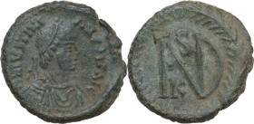 Justinian I (527-565). AE Half Follis. Ravenna mint. Struck AD 540-547. Obv. DN IVSTINIANVS PP AVC. Diademed, draped, and cuirassed bust right. Rev. L...