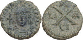 Maurice Tiberius (582-602). AE Decanummium. Sicilian mint (Syracuse?), c. 590-596. Obv. DN MAVR TIb PP AVG. Helmeted, draped and cuirassed bust facing...