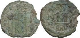 Heraclius (610-641). AE Follis, Ravenna mint. Obv. Heraclius (in centre), Heraclius Constantine (on right) and Heraclonas (on left) all standing facin...